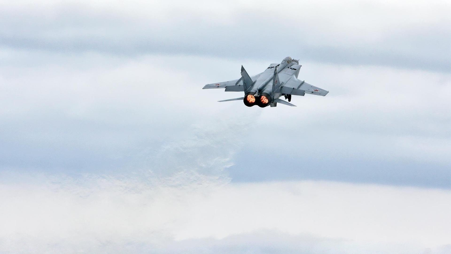 世界游泳锦标赛,中国队混合接力再度登顶,中国游泳接力世界冠军