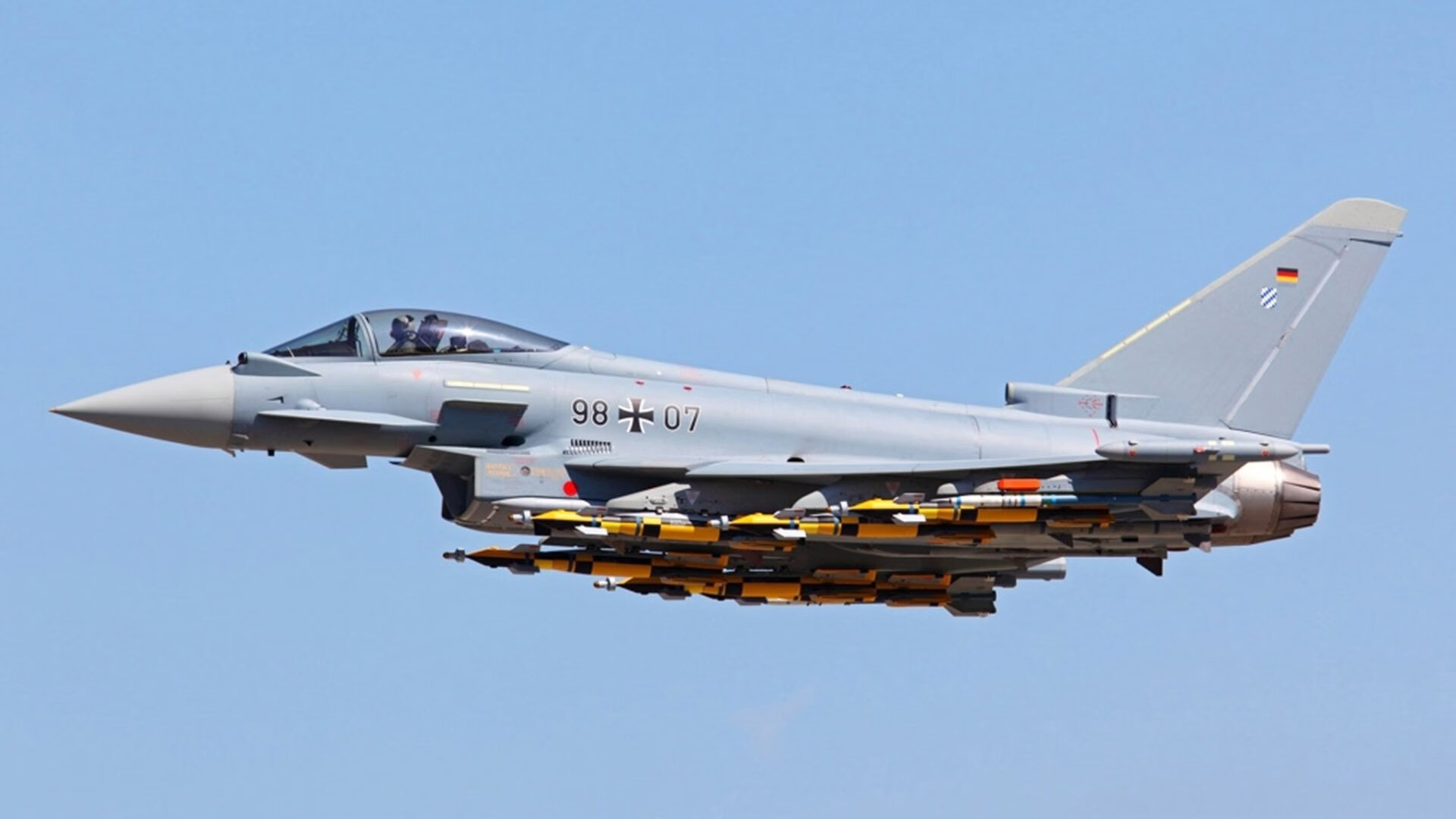 精彩的足球赛季拉开序幕,球队展现技艺,足球 赛季