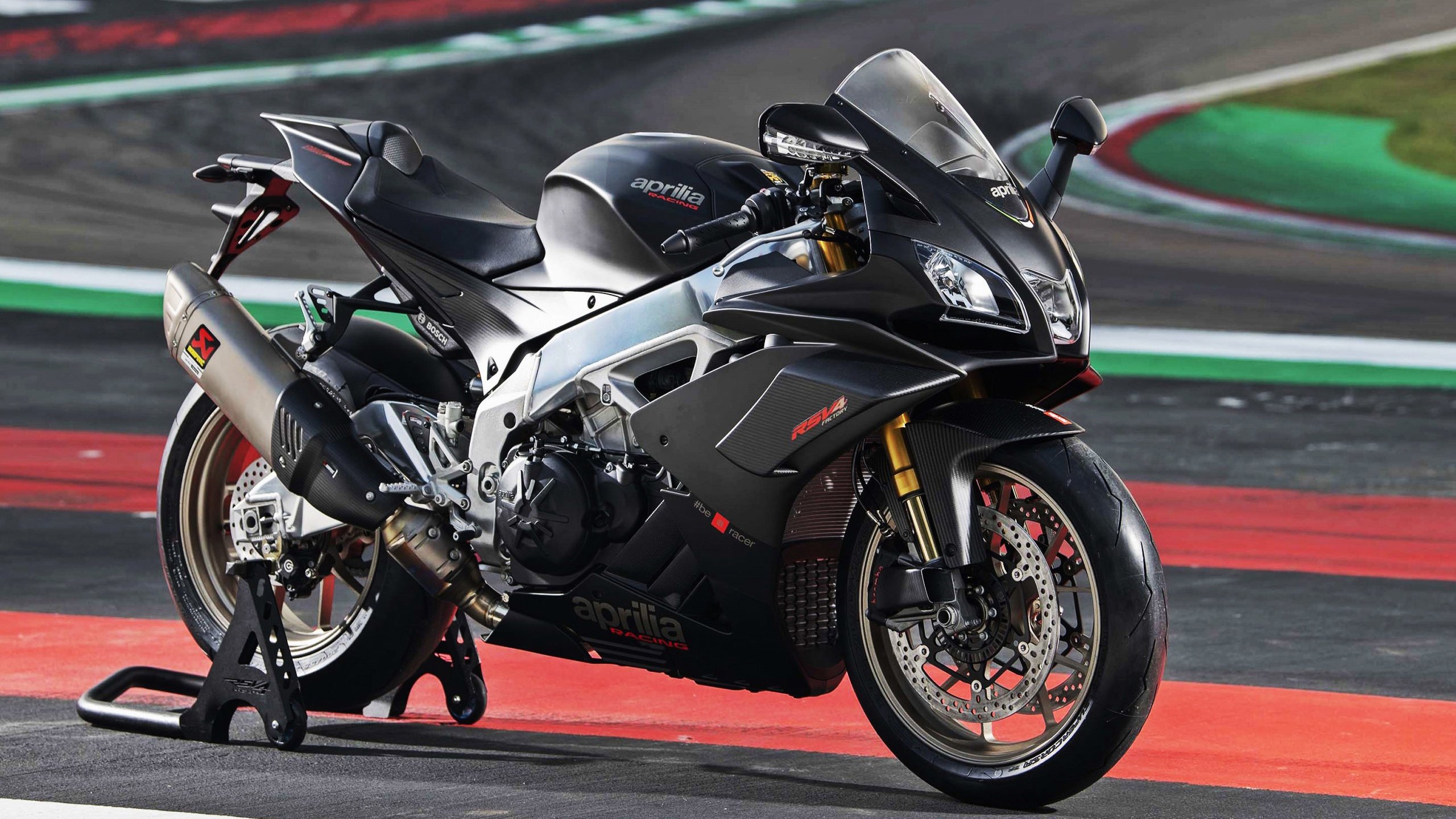 西甲球队通过视觉刺激频率训练优化防守决策反应时间