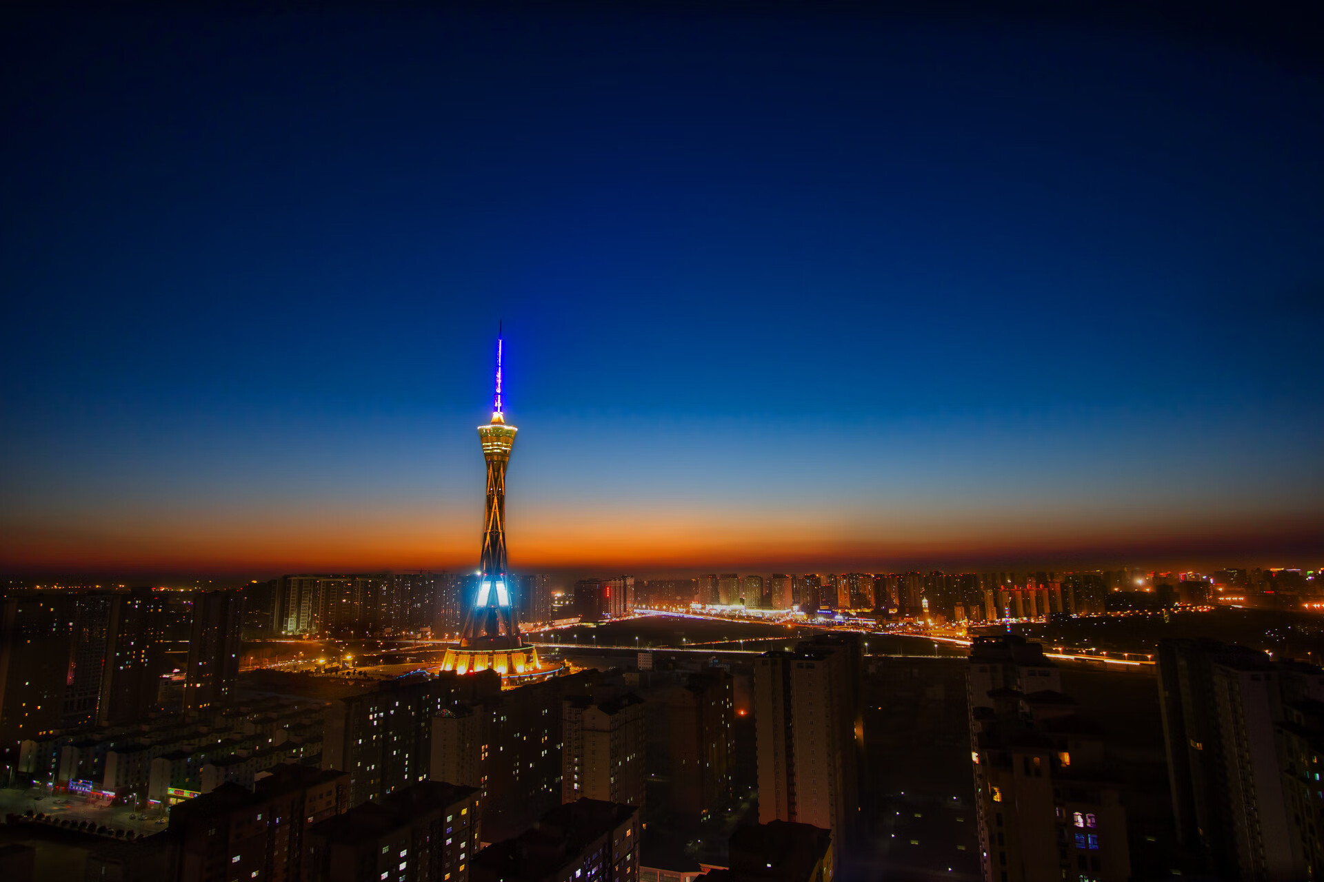 互联网+足球深度融合,推动行业与新兴技术的深度对接,互联网+体育