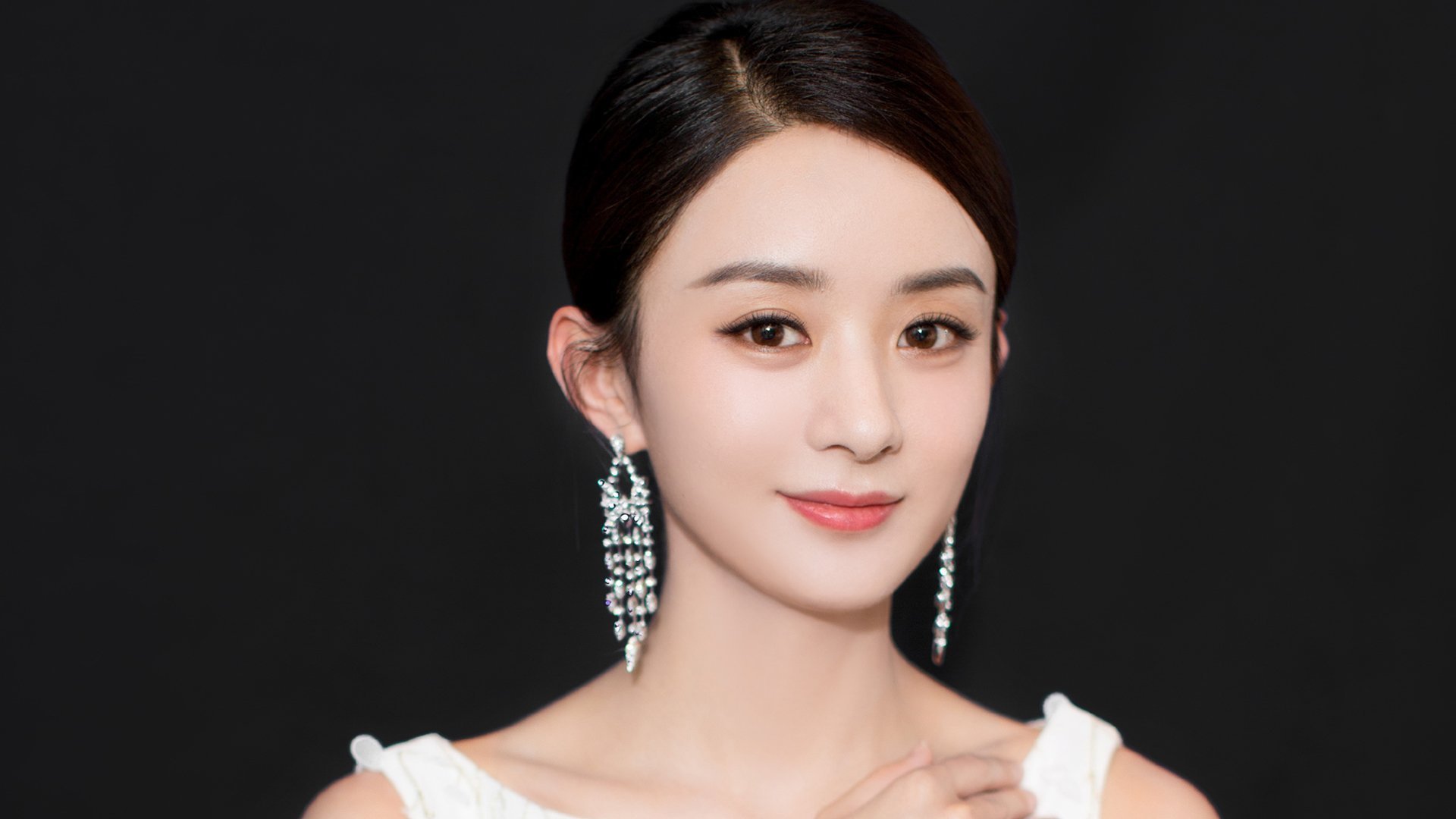 热火队内比赛引发替补席欢呼不断，热火队主场